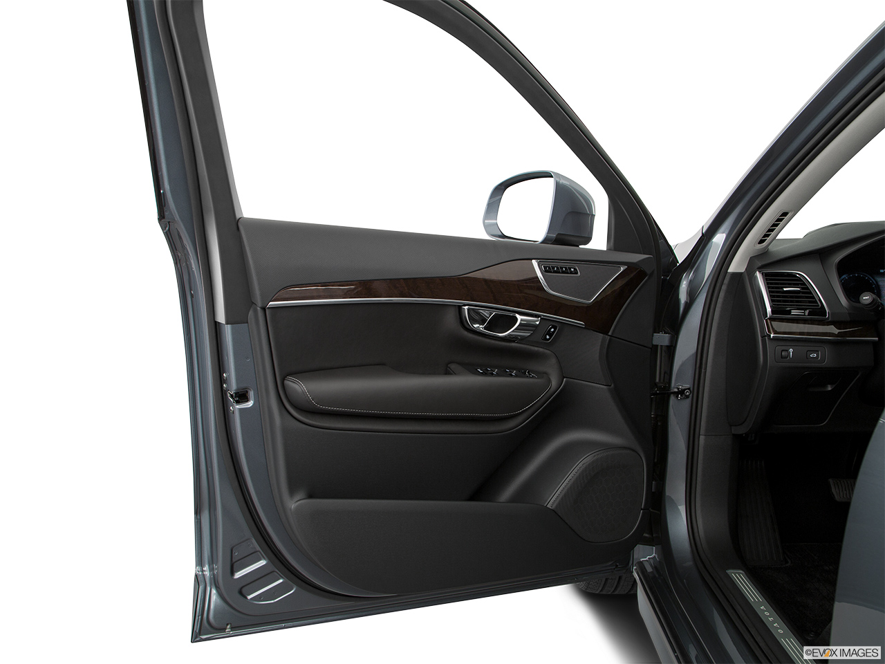 2017 Volvo XC90 T6 Momentum Inside of driver's side open door, window open. 