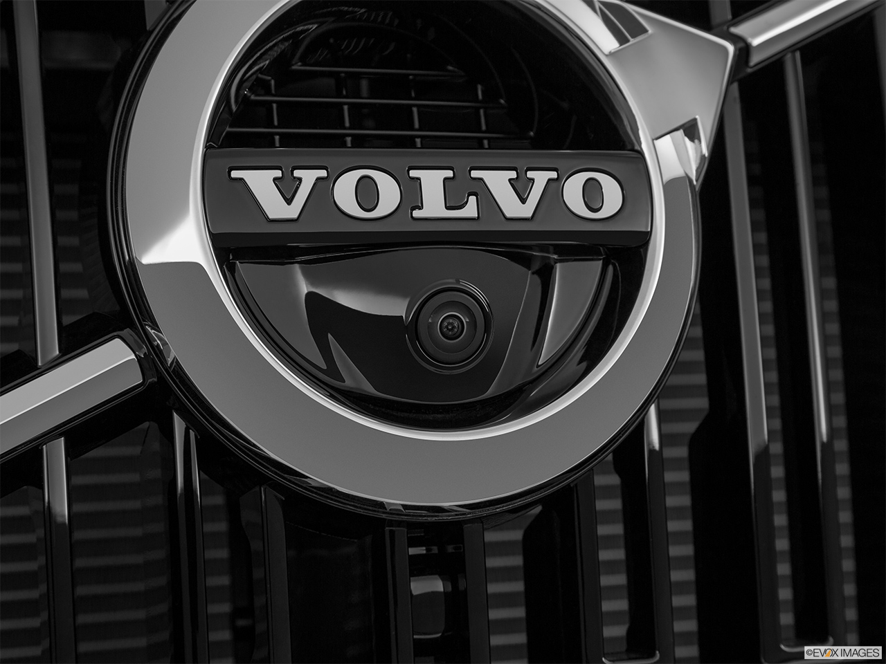 2017 Volvo XC90 T6 Momentum Exterior Bonus Shots (no set spec) 