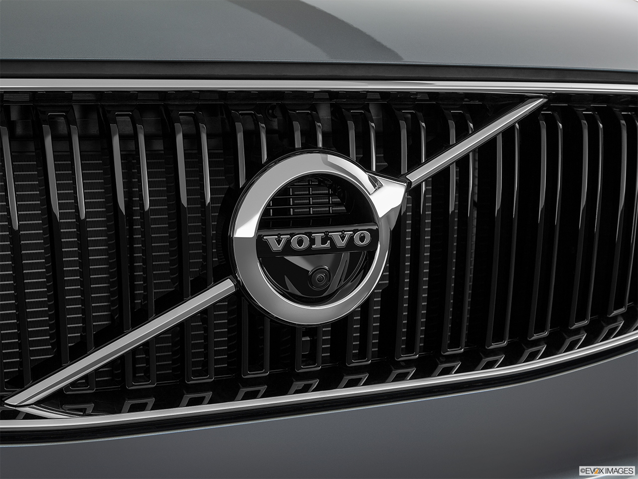 2017 Volvo XC90 T6 Momentum Rear manufacture badge/emblem 