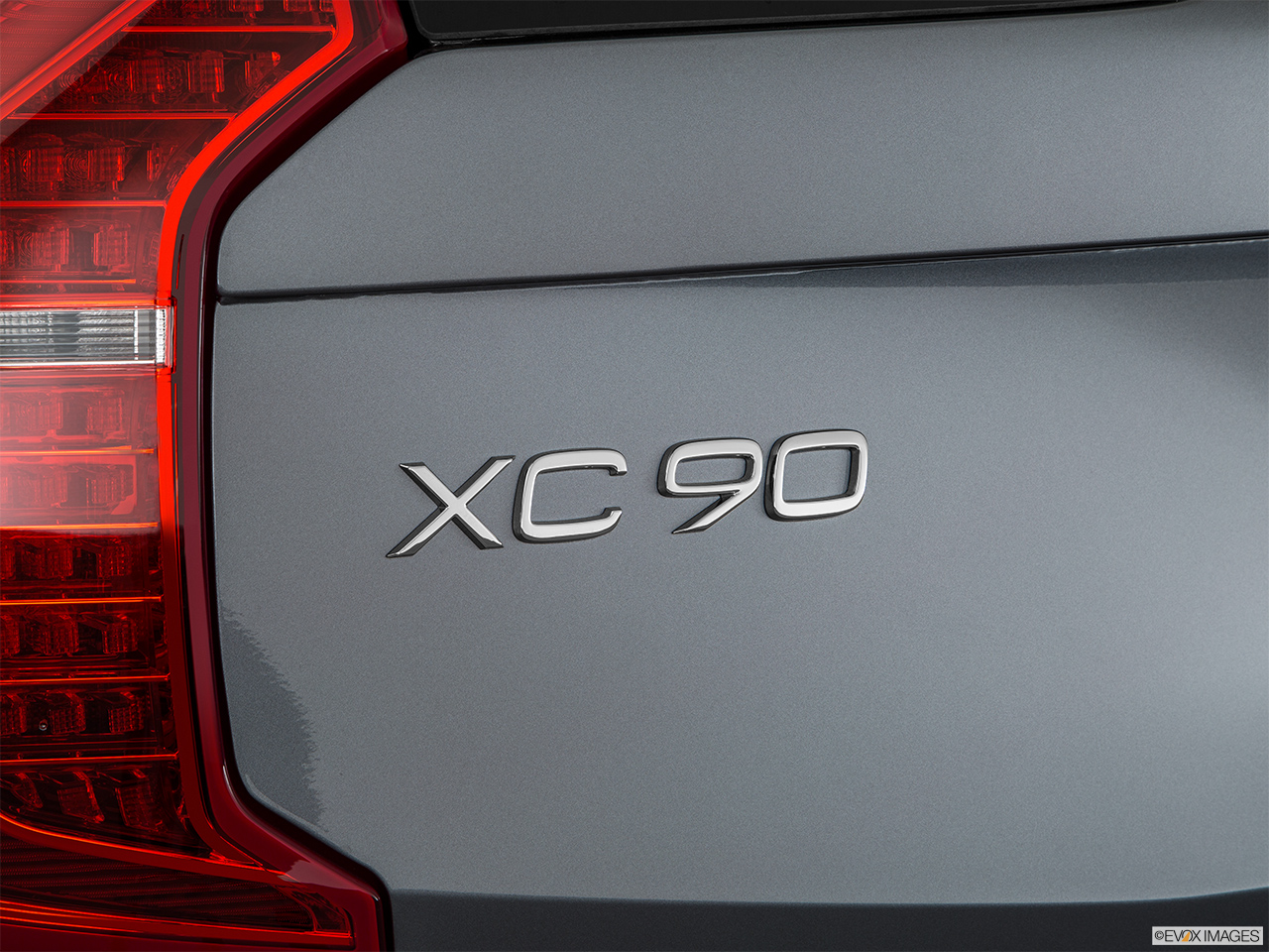 2018 Volvo XC90 T6 Momentum Rear model badge/emblem 