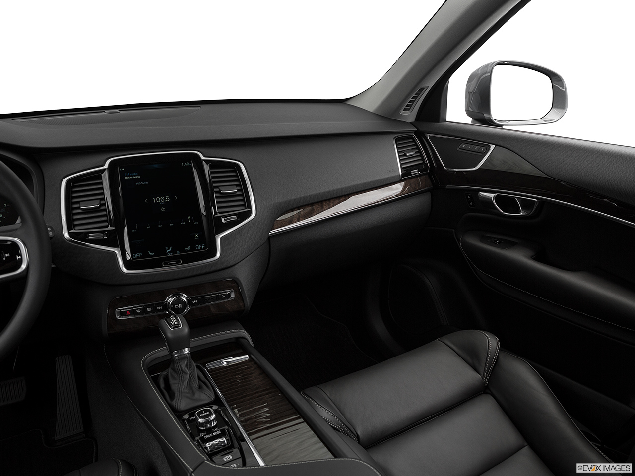 2018 Volvo XC90 T6 Momentum Center Console/Passenger Side. 