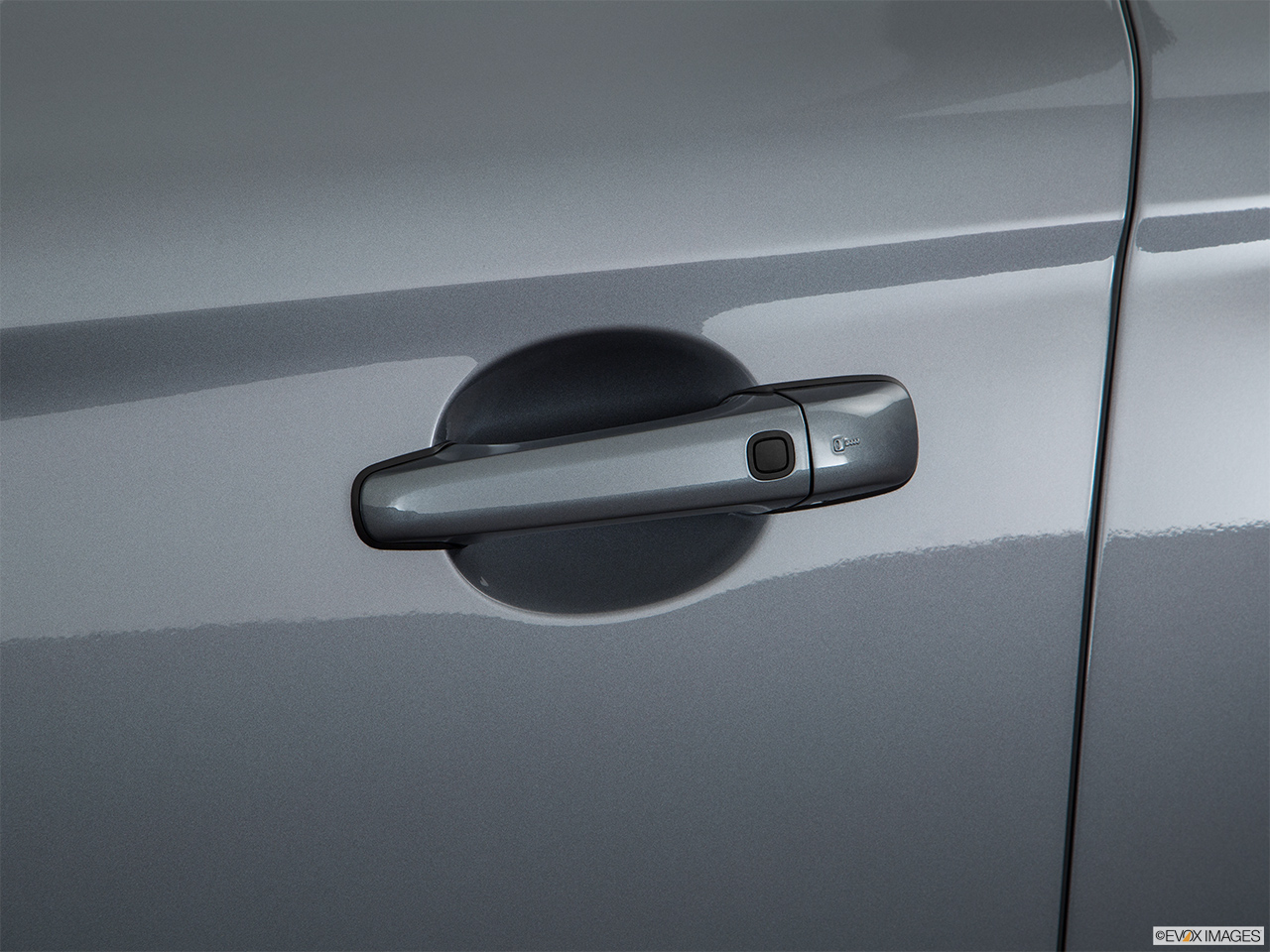 2017 Volvo XC60 T5 Inscription Drivers Side Door handle. 