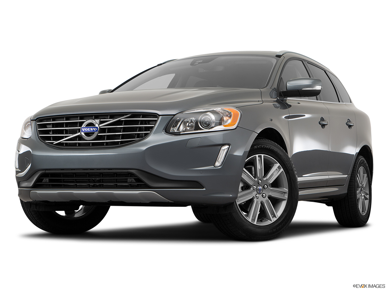2017 Volvo XC60 T5 Inscription Front angle view, low wide perspective. 
