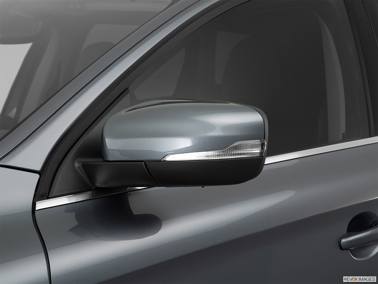 2017 Volvo XC60 T5 Inscription Driver's side mirror, 3_4 rear 