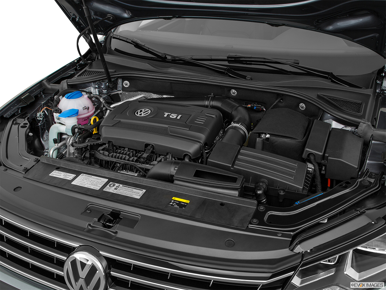 2018 Volkswagen Passat R-Line Engine. 