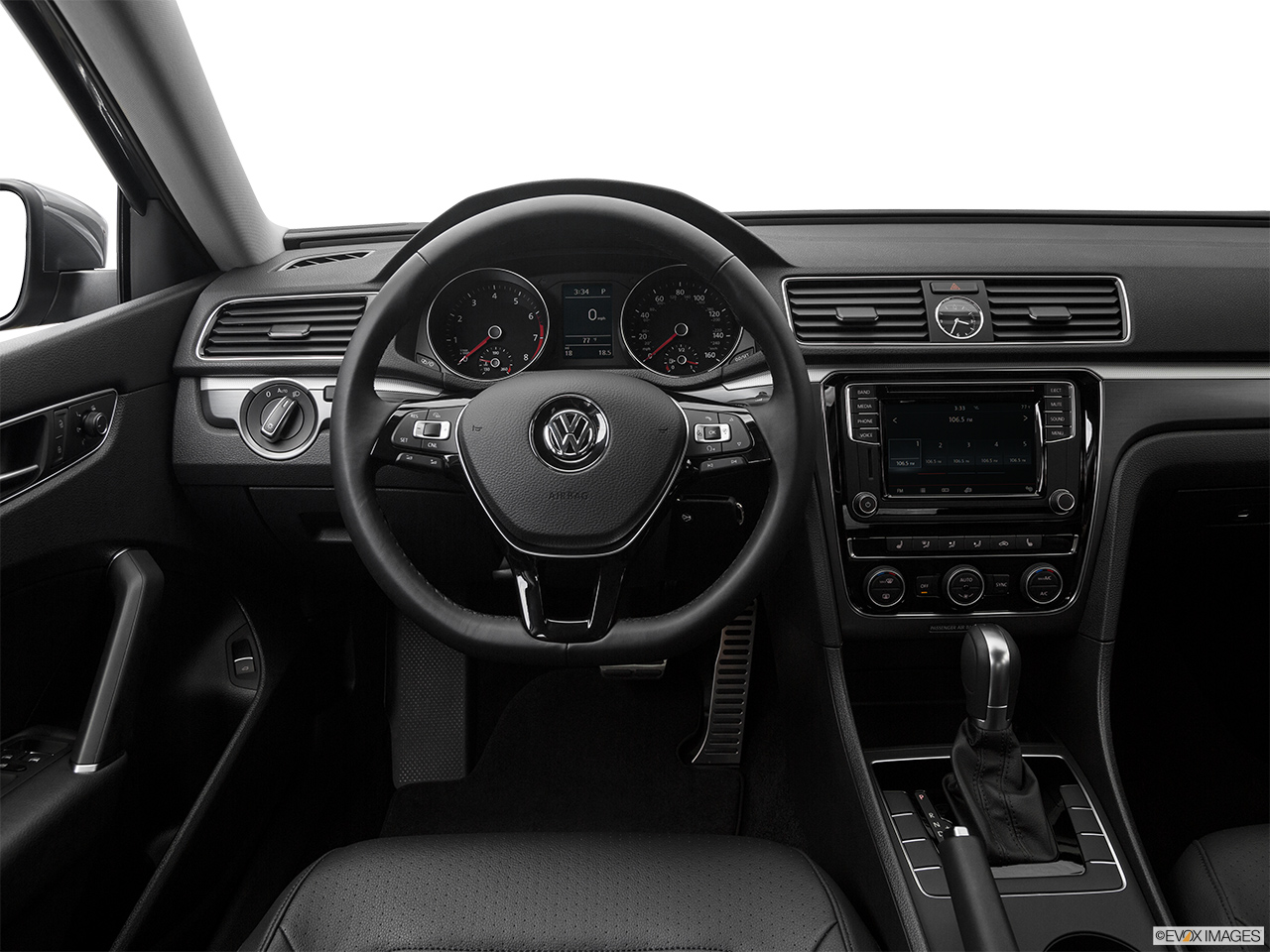 2018 Volkswagen Passat R-Line Steering wheel/Center Console. 