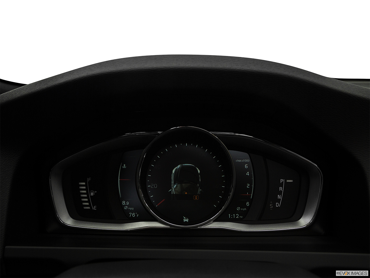 2017 Volvo V60 T5 Premier Speedometer/tachometer. 