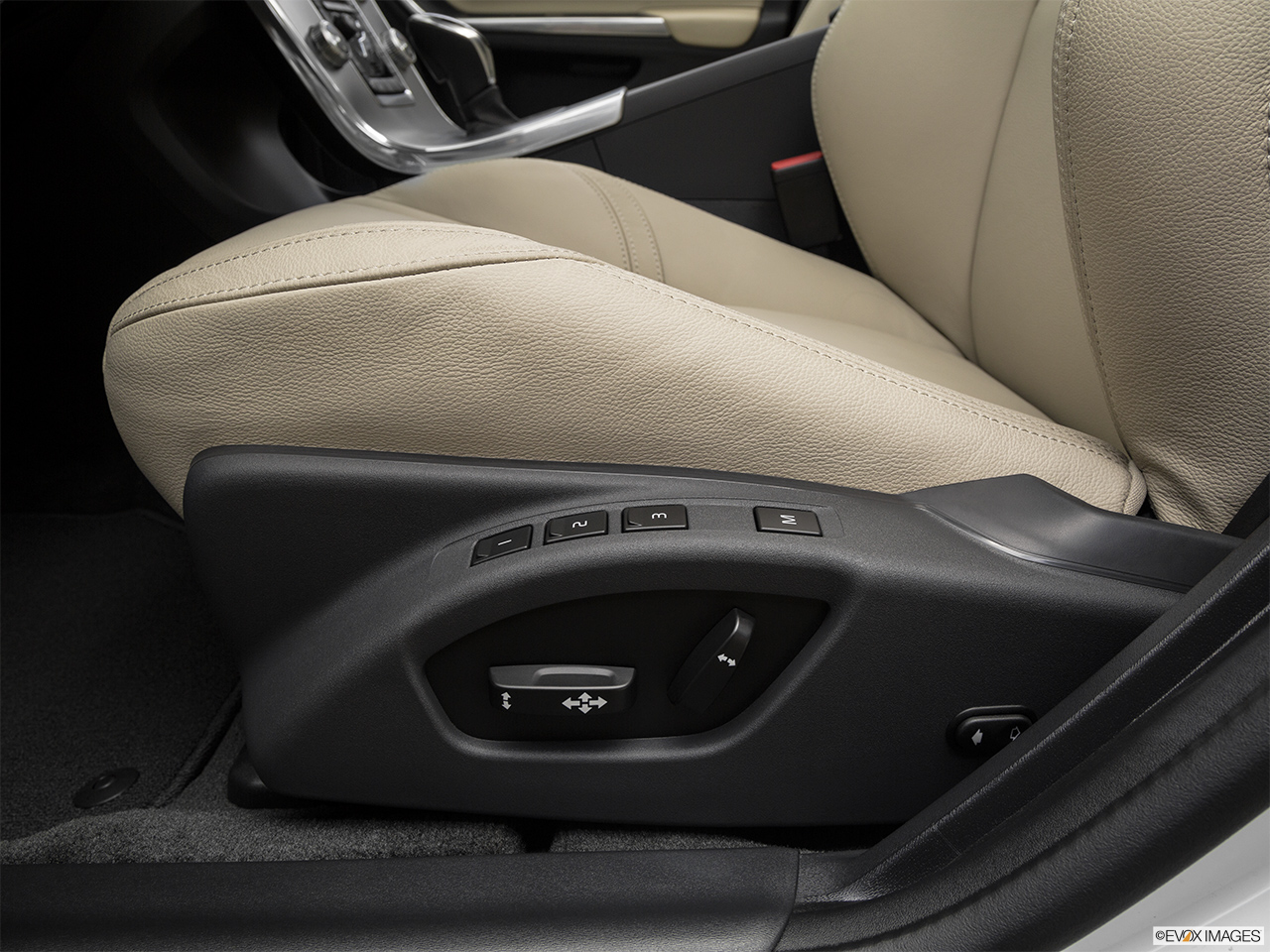 2017 Volvo V60 T5 Premier Seat Adjustment Controllers. 