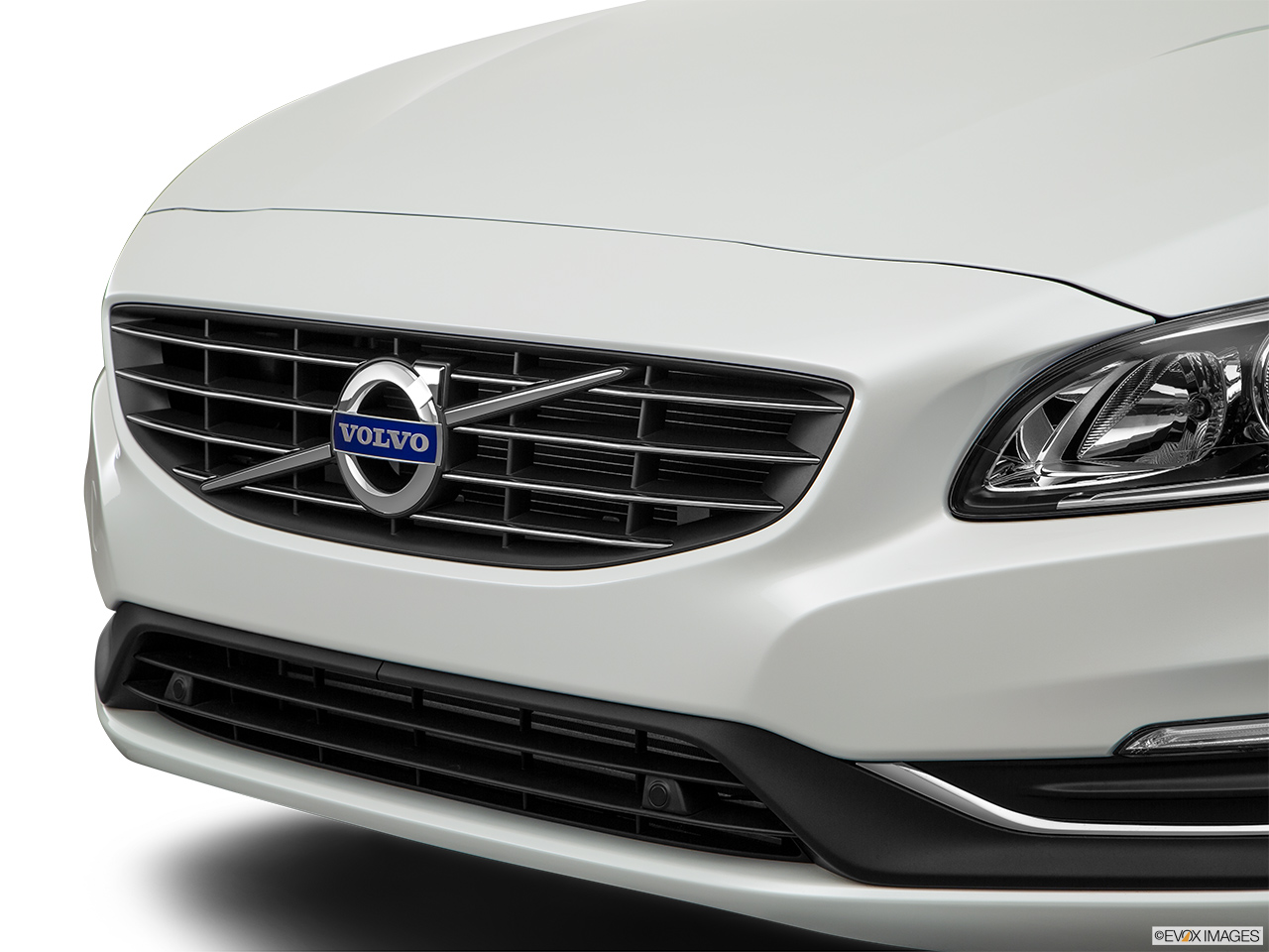2017 Volvo V60 T5 Premier Close up of Grill. 