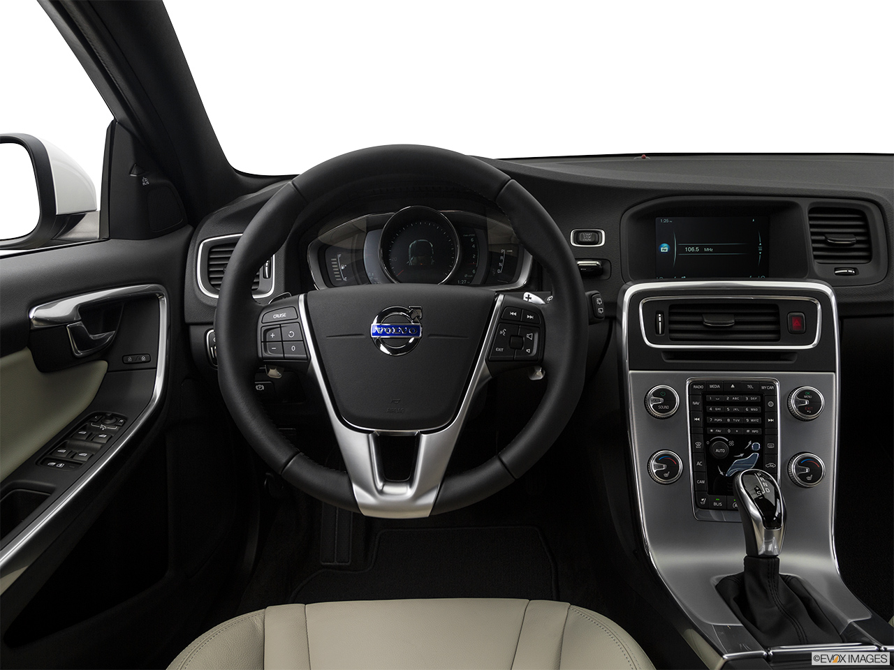 2017 Volvo V60 T5 Premier Steering wheel/Center Console. 