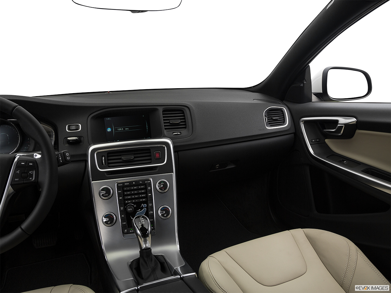 2017 Volvo V60 T5 Premier Center Console/Passenger Side. 