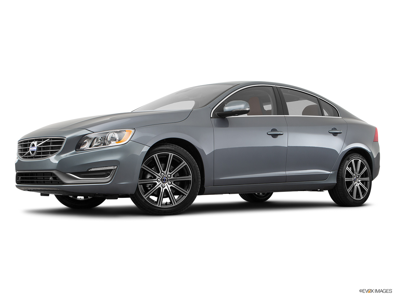 2017 Volvo S60 T5 Inscription Low/wide front 5/8. 
