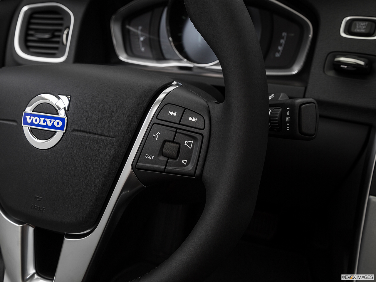 2017 Volvo S60 T5 Inscription Steering Wheel Controls (Right Side) 