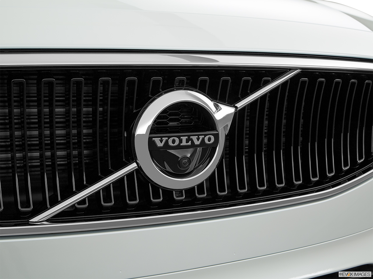 2017 Volvo S90 T6 Momentum Rear manufacture badge/emblem 