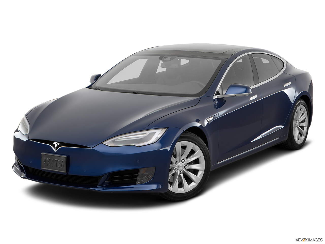2016 Tesla Model S 75 Front angle view. 