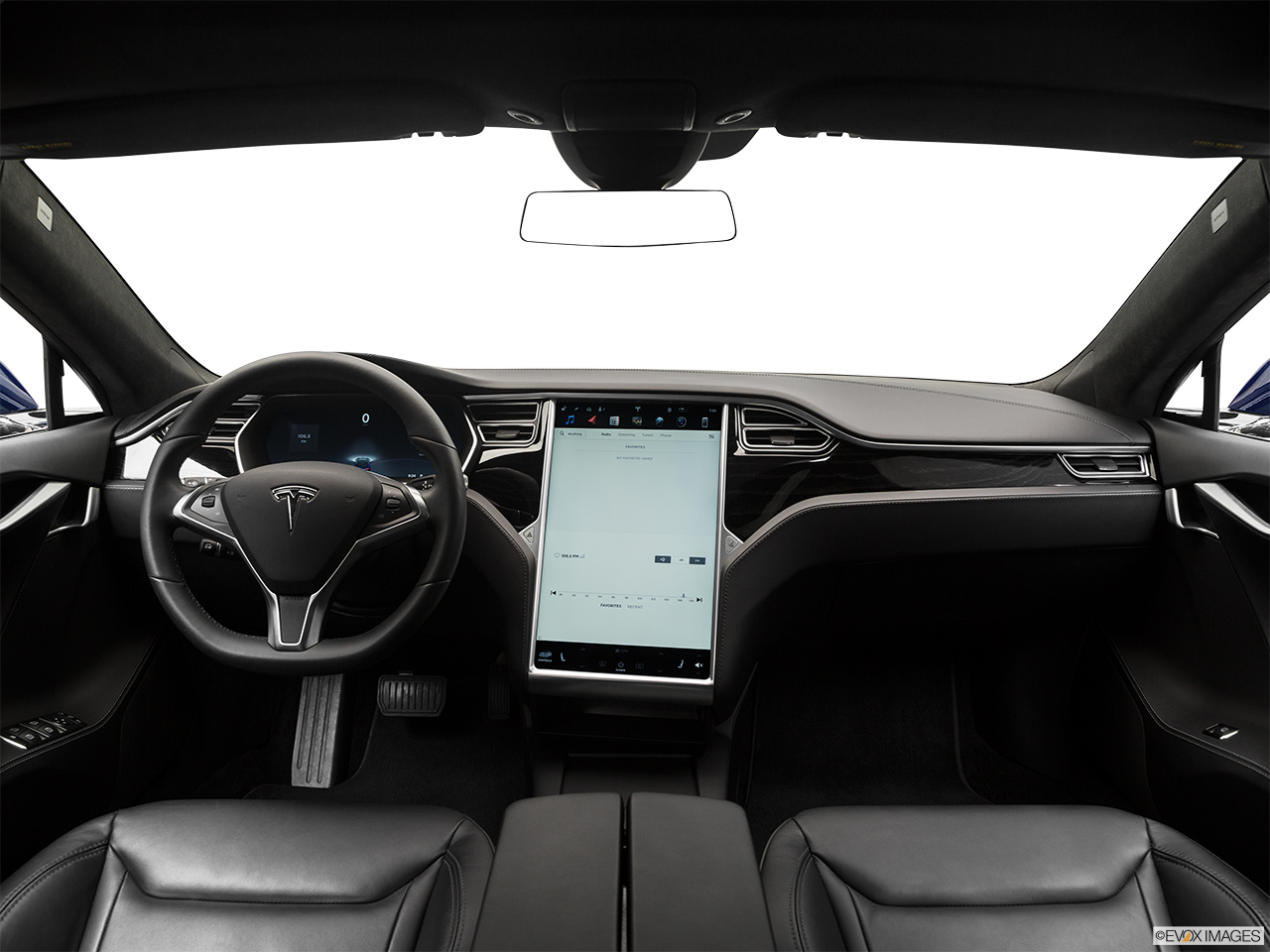 2016 Tesla Model S 75 Centered wide dash shot 