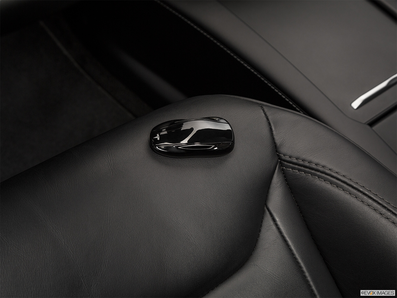 2016 Tesla Model S 75 Key fob on driver's seat. 