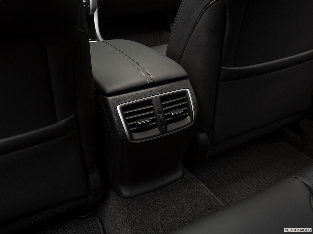 2017 Acura TLX 3.5L Rear A/C controls. 