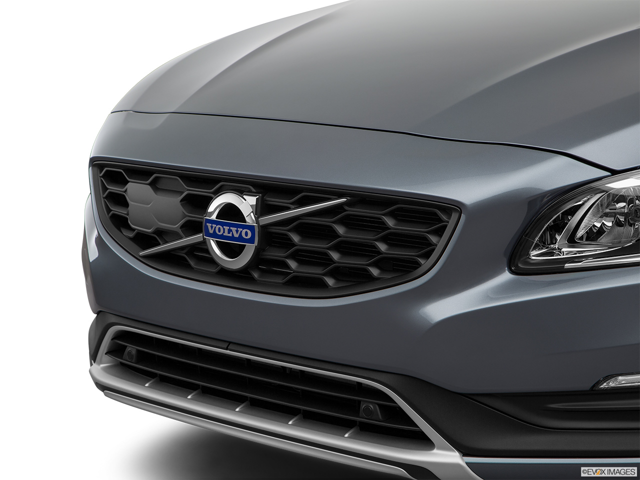 2017 Volvo S60 Cross Country T5 AWD Close up of Grill. 
