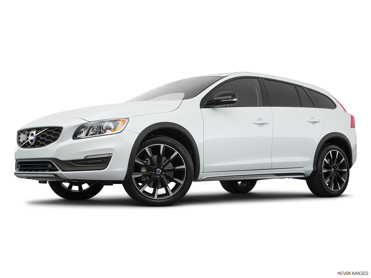 2018 Volvo V60 Cross Country T5 AWD Low/wide front 5/8. 