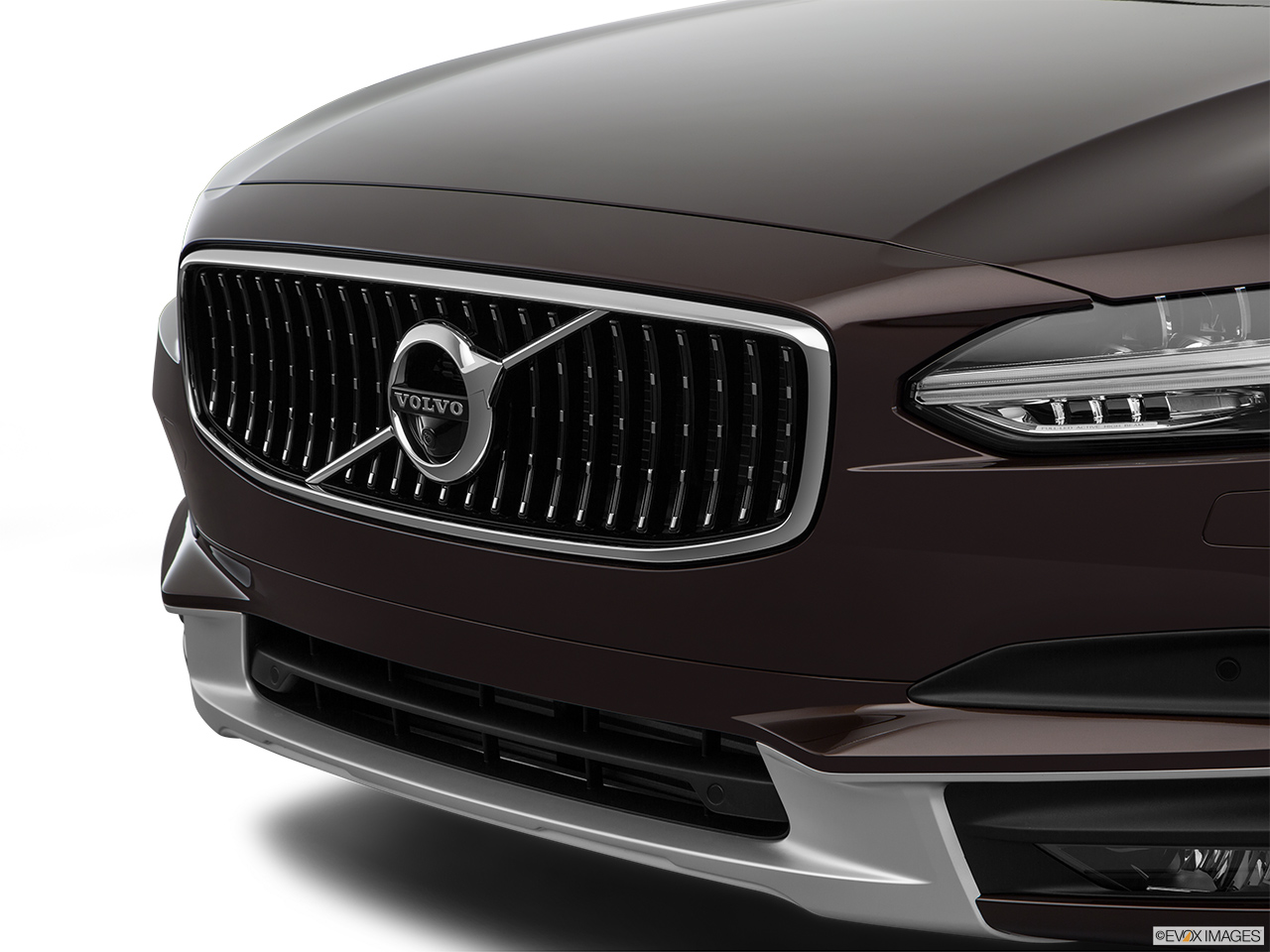 2017 Volvo V90 Cross Country T6 AWD Close up of Grill. 