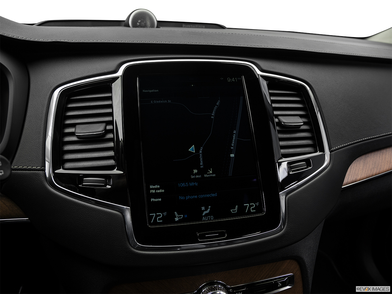 2017 Volvo XC90 Plug-In Hybrid T8 Inscription Driver position view of navigation system. 