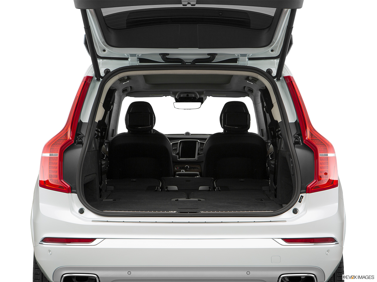 2017 Volvo XC90 Plug-In Hybrid T8 Inscription Hatchback & SUV rear angle. 