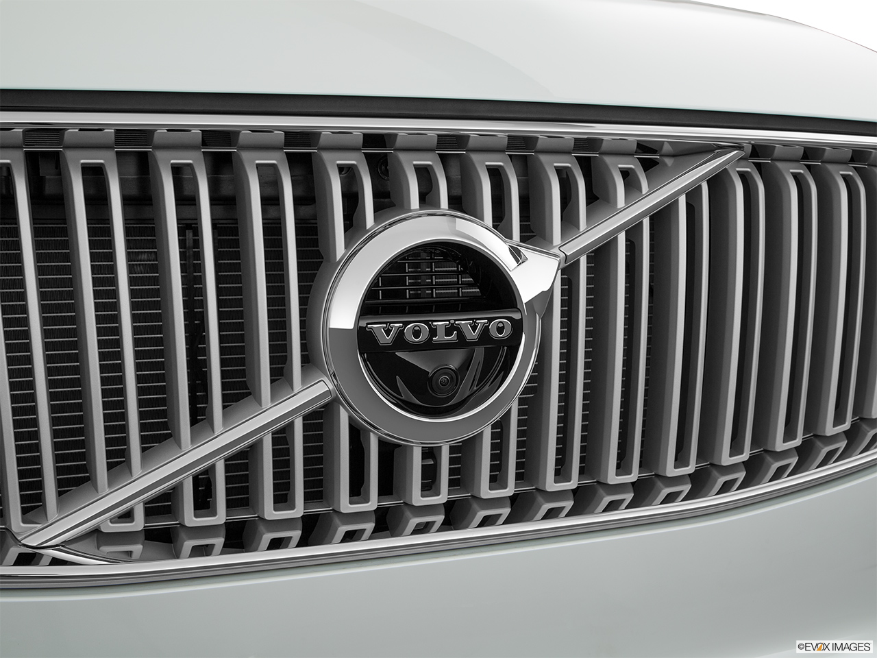 2017 Volvo XC90 Plug-In Hybrid T8 Inscription Rear manufacture badge/emblem 
