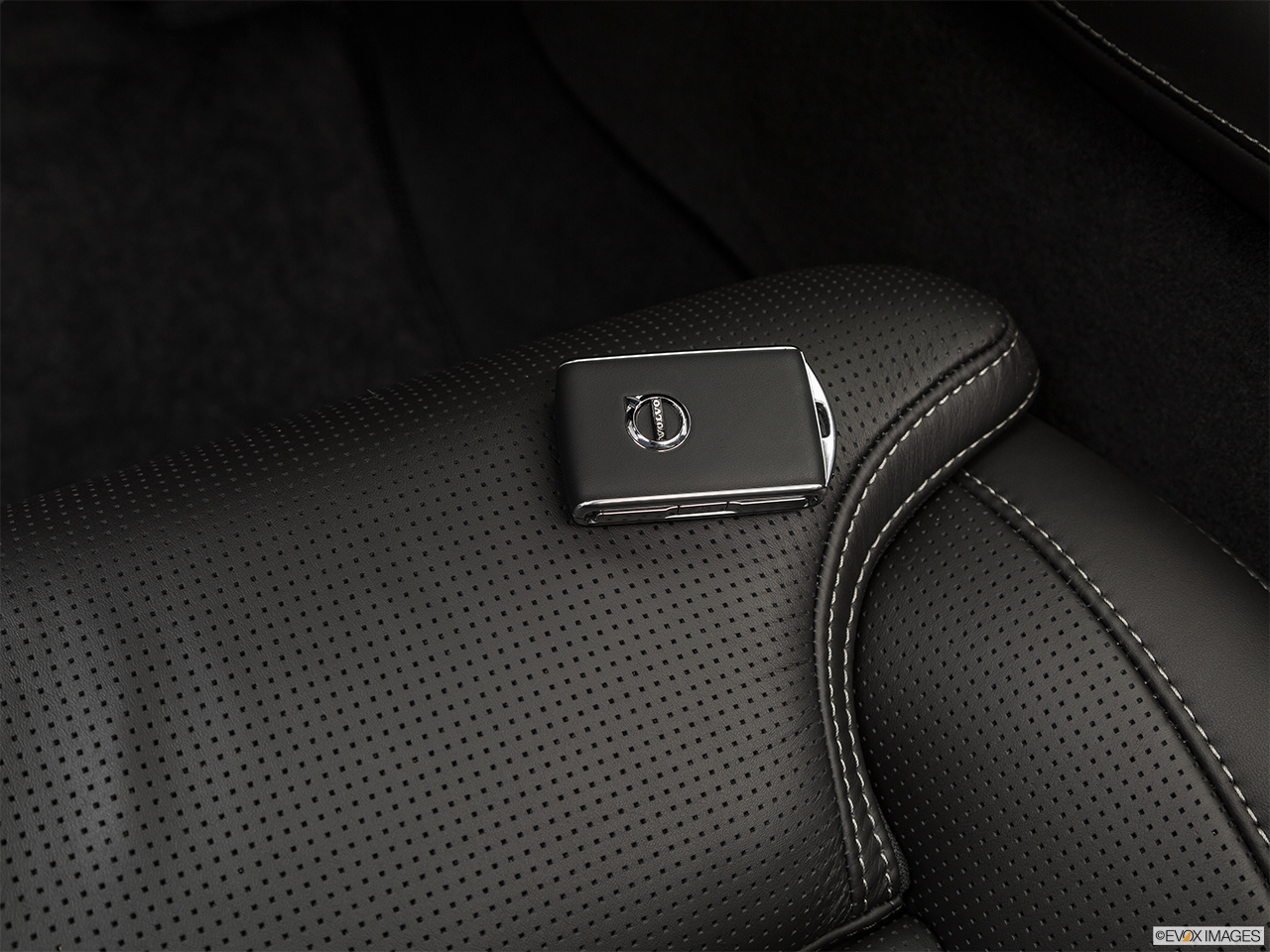 2017 Volvo XC90 Plug-In Hybrid T8 Inscription Key fob on driver's seat. 
