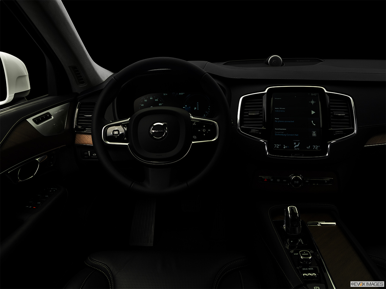 2017 Volvo XC90 Plug-In Hybrid T8 Inscription Centered wide dash shot - "night" shot. 