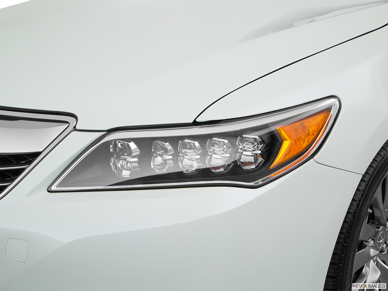 2017 Acura RLX Base Drivers Side Headlight. 