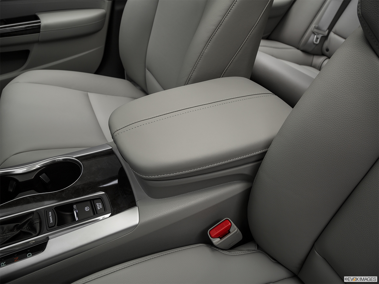 2019 Acura TLX 2.4 8-DCT P-AWS Front center console with closed lid, from driver's side looking down 