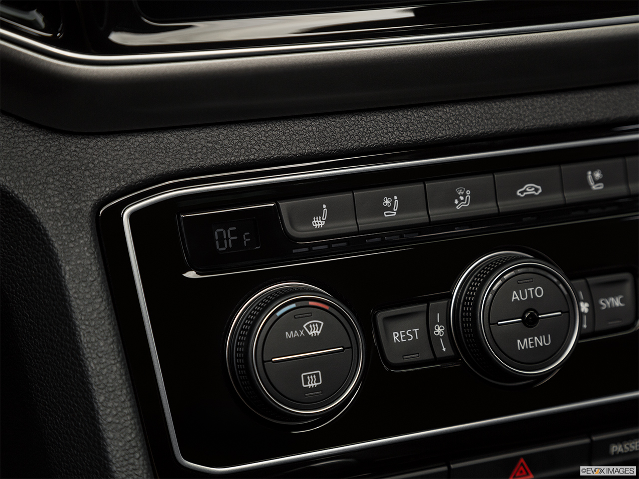 2018 Volkswagen Atlas SEL Premium Heated Seats Control 