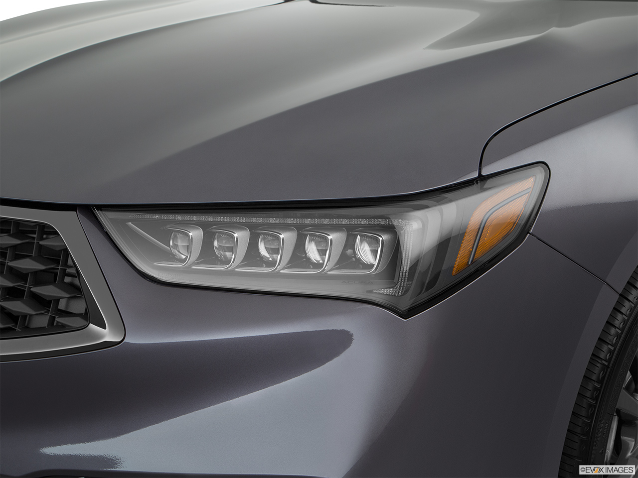 2019 Acura TLX 3.5L Drivers Side Headlight. 