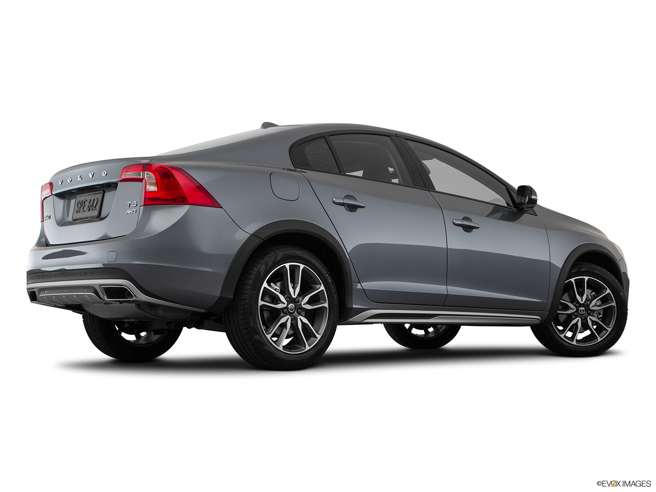 2018 Volvo S60 Cross Country T5 AWD Low/wide rear 5/8. 