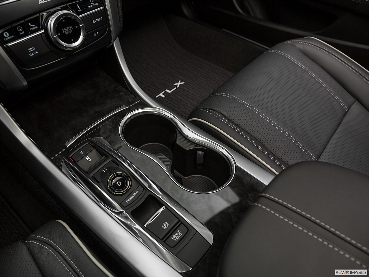 2018 Acura TLX 3.5L Cup holders. 