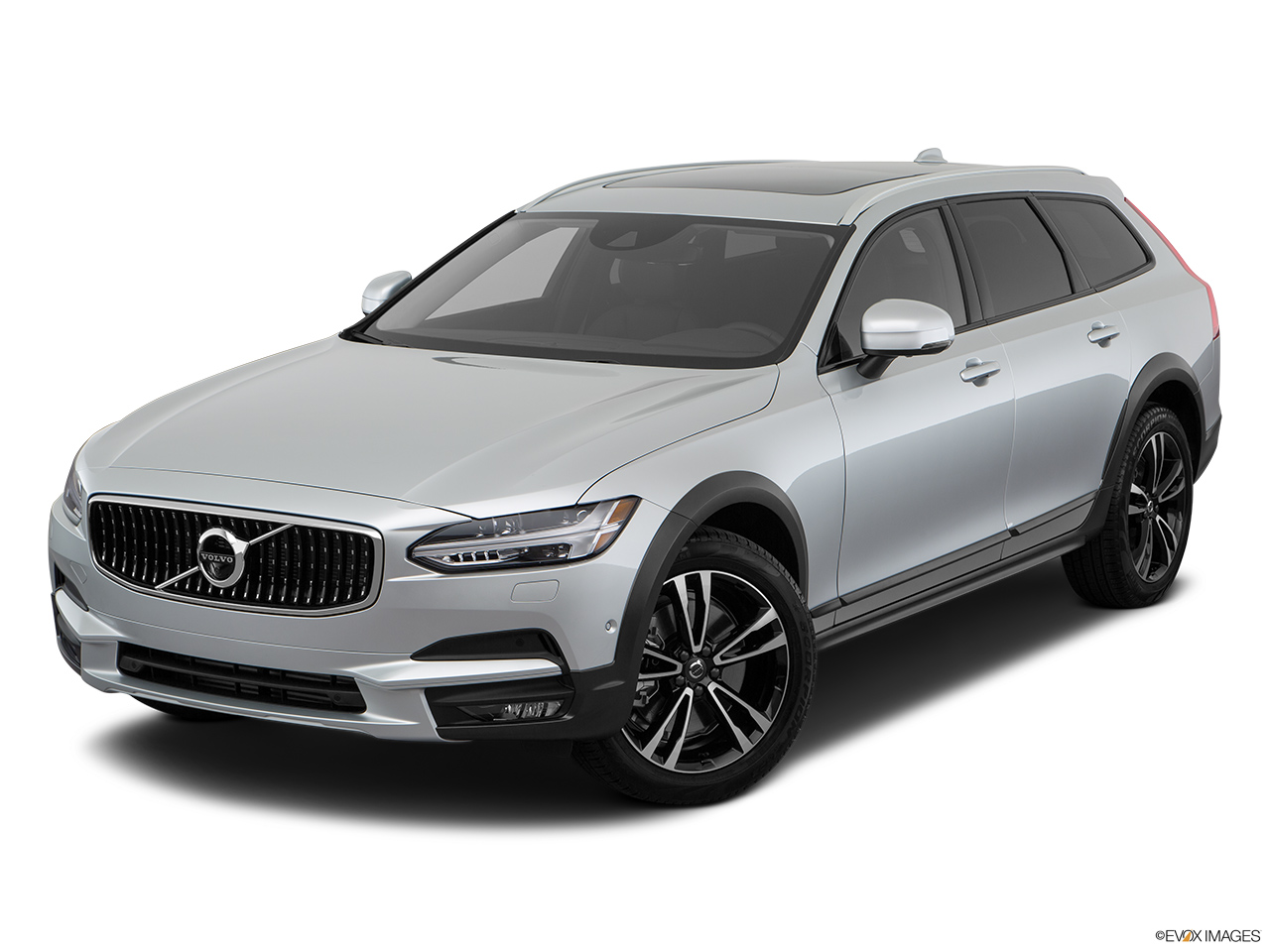 2019 Volvo V90 Cross Country T5 Front angle view. 