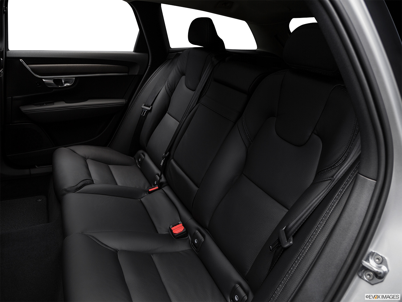 2019 Volvo V90 Cross Country T5 Rear seats from Drivers Side. 