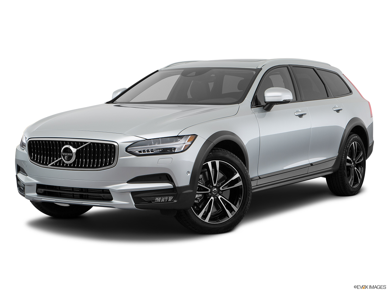 2019 Volvo V90 Cross Country T5 Front angle medium view. 