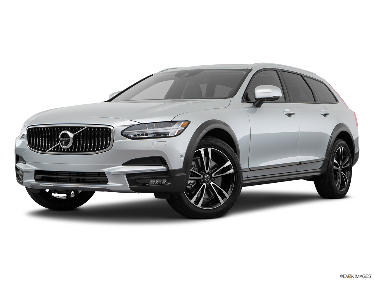 2019 Volvo V90 Cross Country T5 Front angle medium view. 