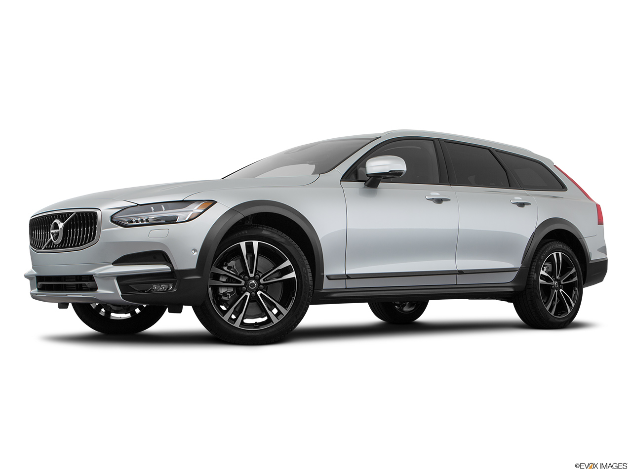 2019 Volvo V90 Cross Country T5 Low/wide front 5/8. 
