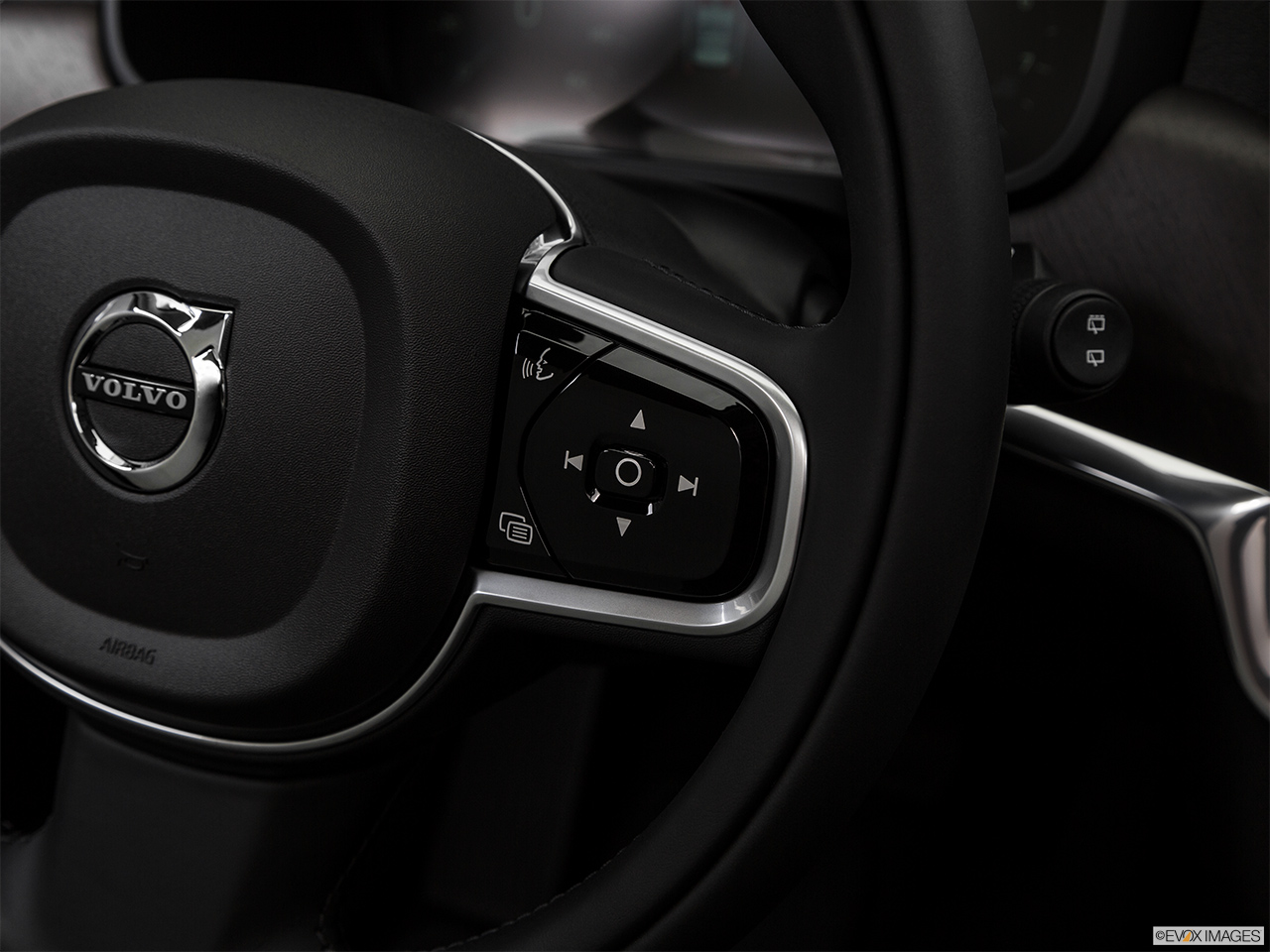 2019 Volvo V90 Cross Country T5 Steering Wheel Controls (Right Side) 
