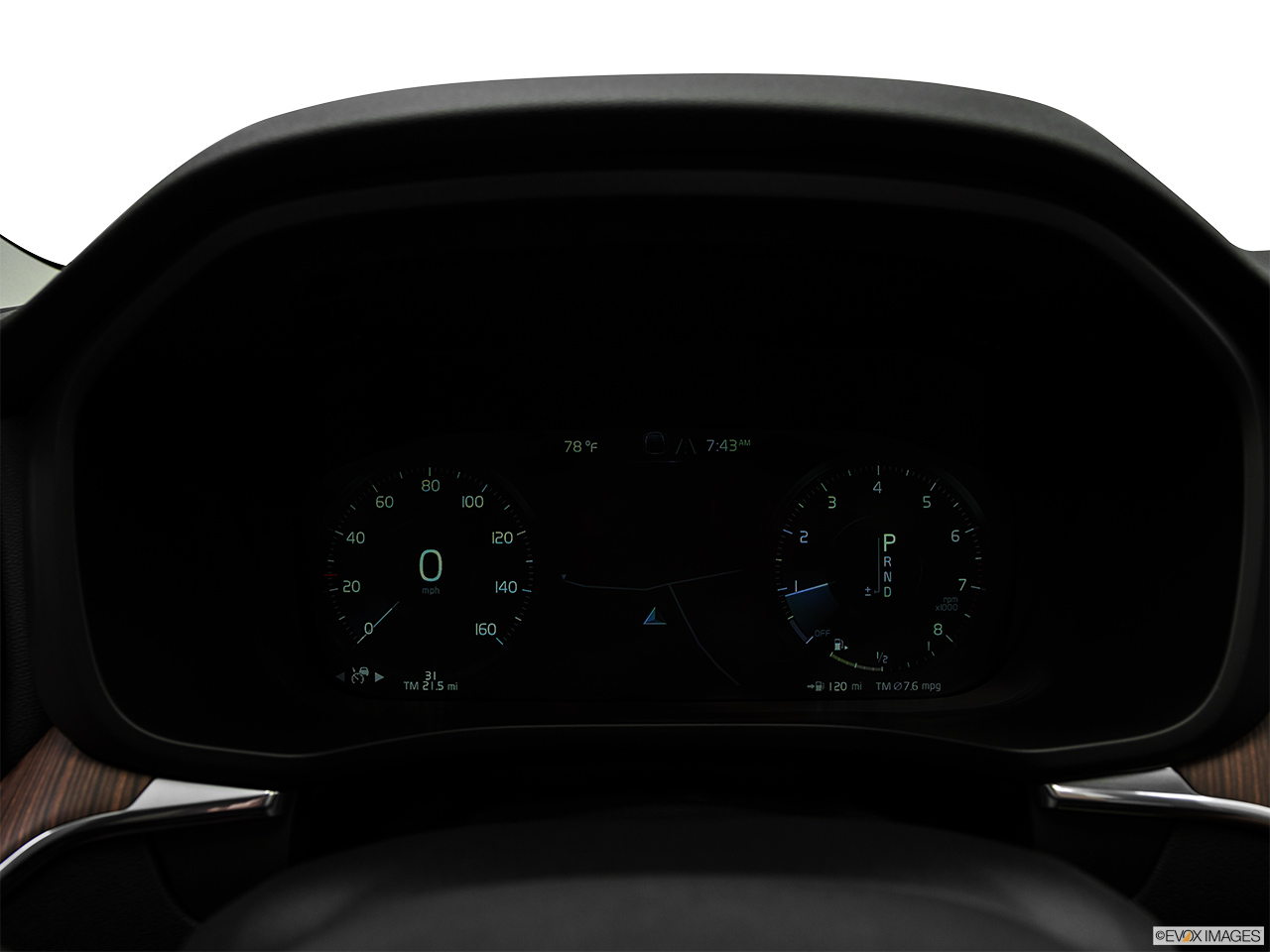 2018 Volvo XC60 T5 Momentum Speedometer/tachometer. 