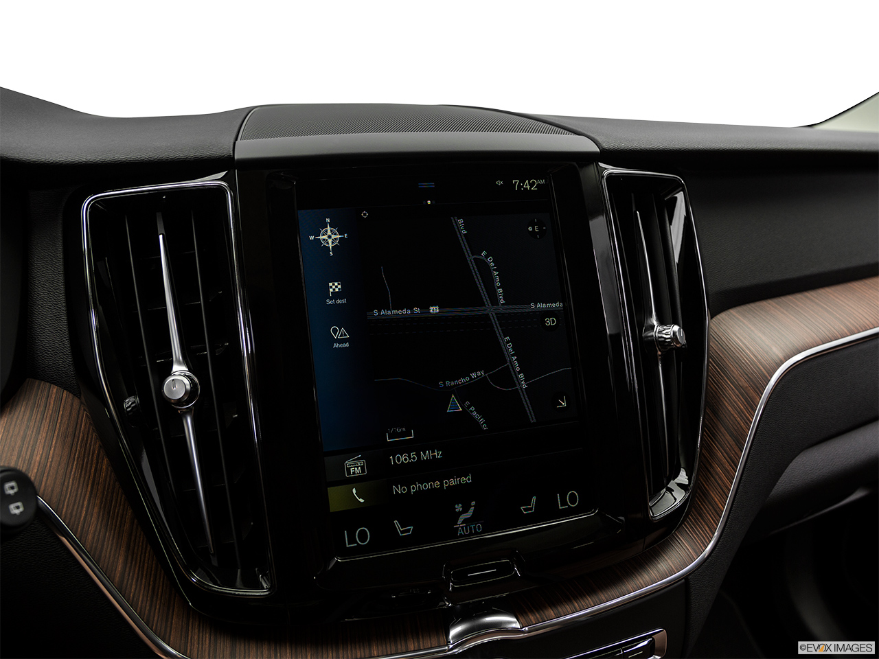 2018 Volvo XC60 T5 Momentum Driver position view of navigation system. 