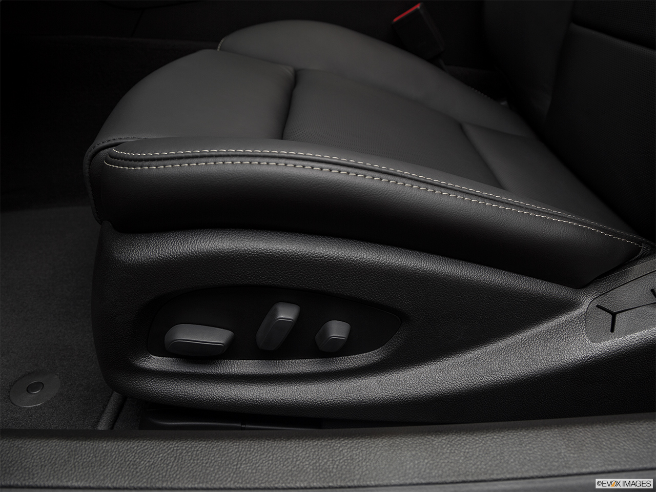 2019 Cadillac ATS Luxury Seat Adjustment Controllers. 