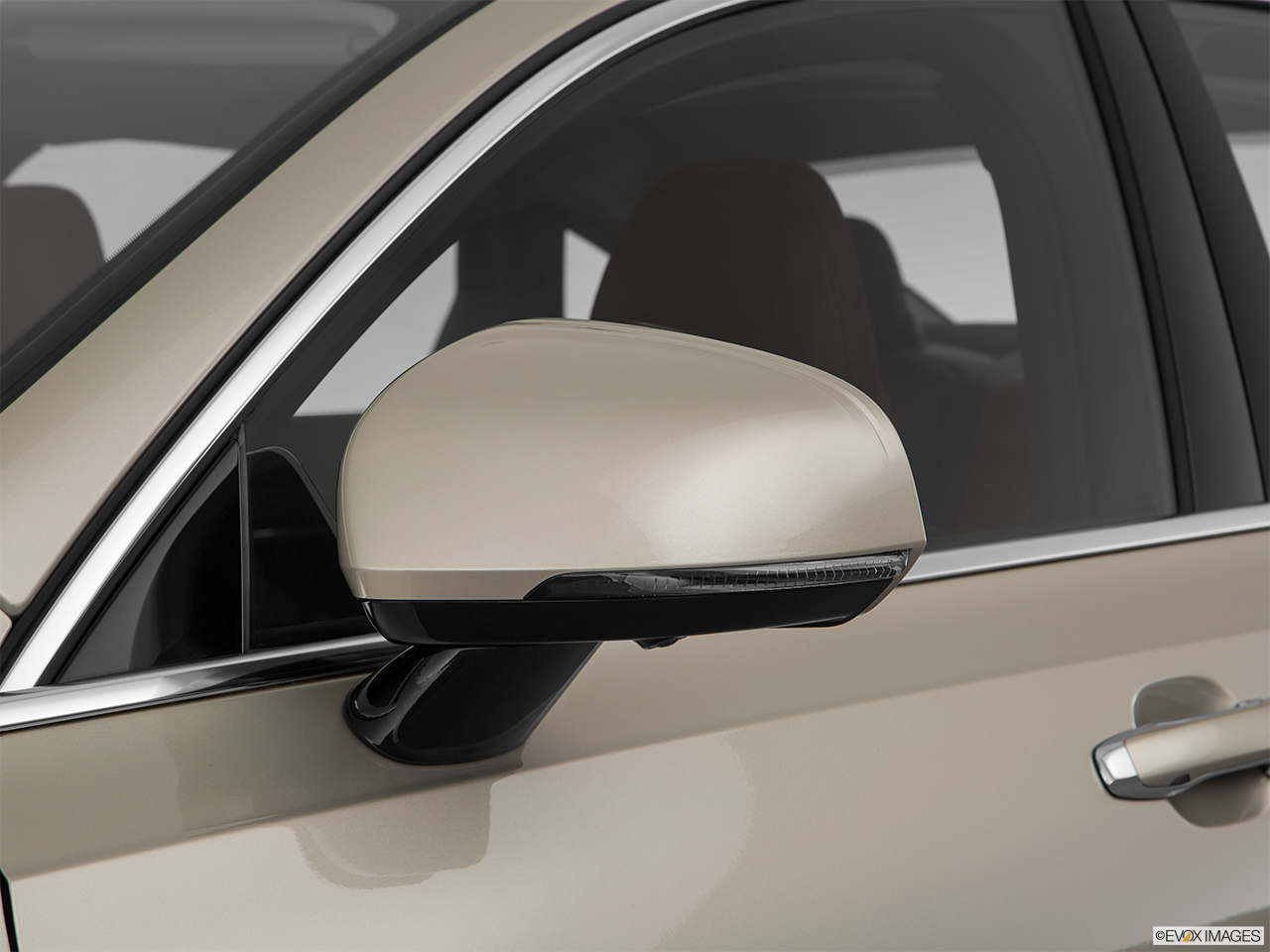 2018 Volvo S90 T8 Inscription eAWD Plug-in Hybrid Driver's side mirror, 3_4 rear 
