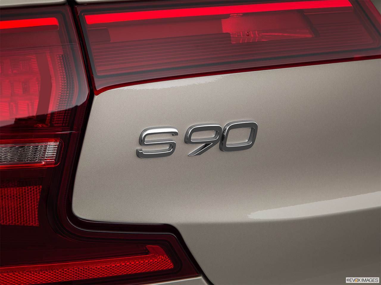 2018 Volvo S90 T8 Inscription eAWD Plug-in Hybrid Rear model badge/emblem 