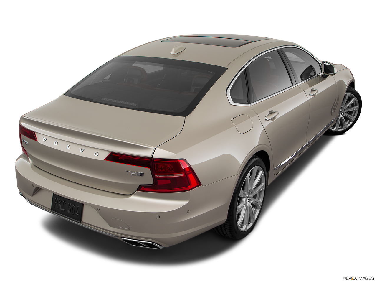 2018 Volvo S90 T8 Inscription eAWD Plug-in Hybrid Rear 3/4 angle view. 