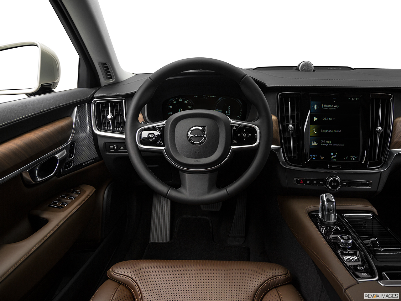2018 Volvo S90 T8 Inscription eAWD Plug-in Hybrid Steering wheel/Center Console. 