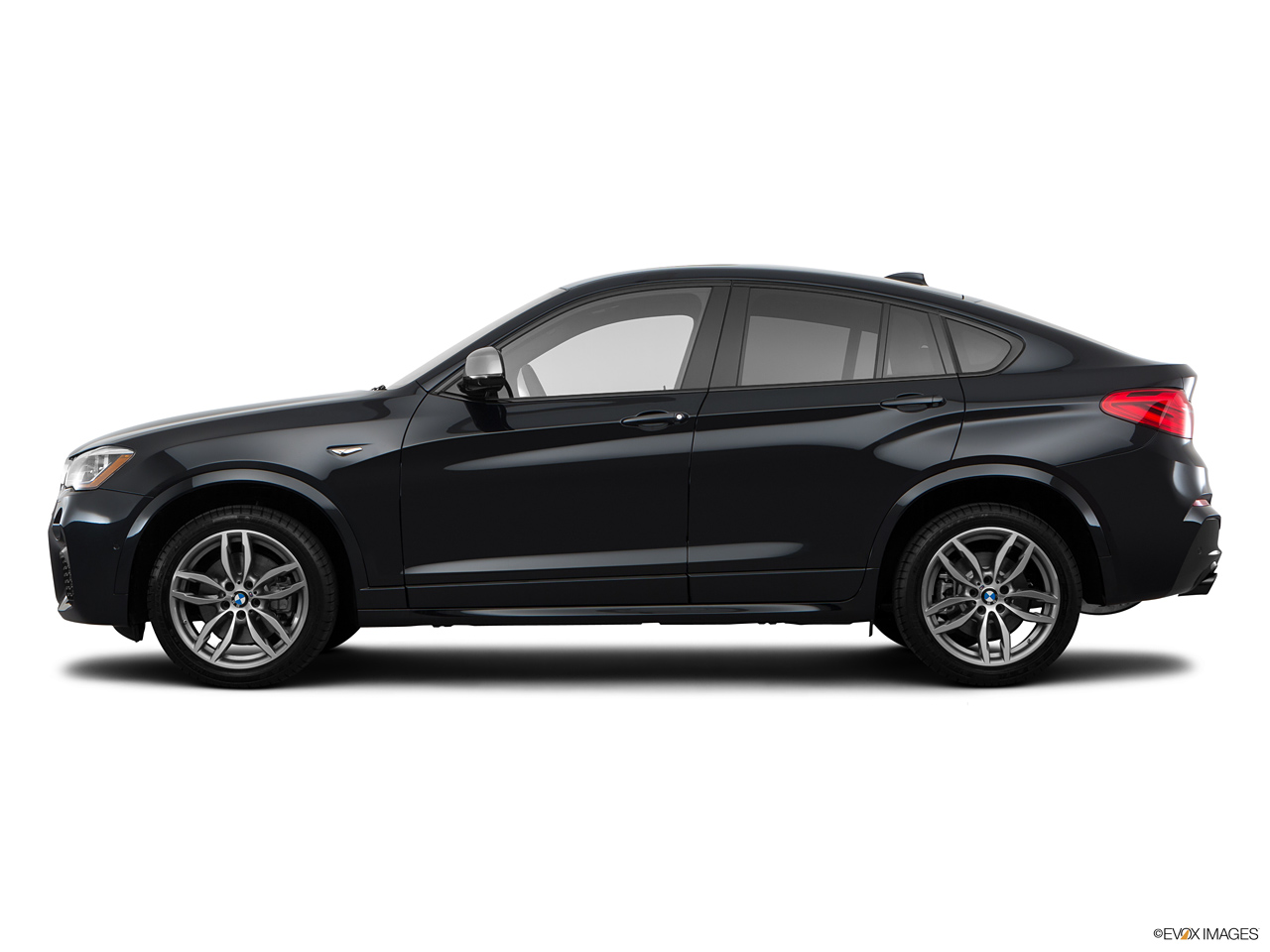 2024 BMW X4   Side